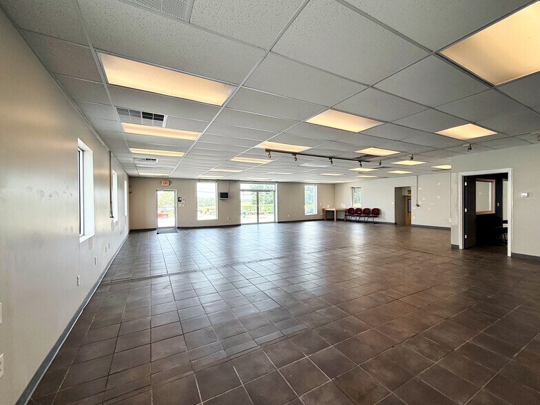 More Photos Of 15180 Barrens Rd N, Stewartstown Auto Repair For Sale
