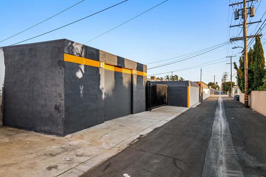 More Photos Of 15131 Illinois Ave, Paramount Warehouse For Sale