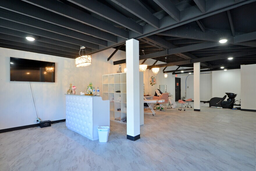 More Photos Of 5491 Adams St, Mounds View Freestanding For Sale