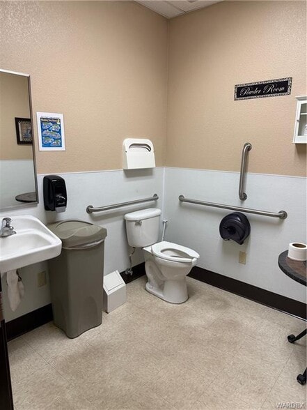 More Photos Of 2580 Highway 95, Bullhead City Storefront Retail Office For Sale