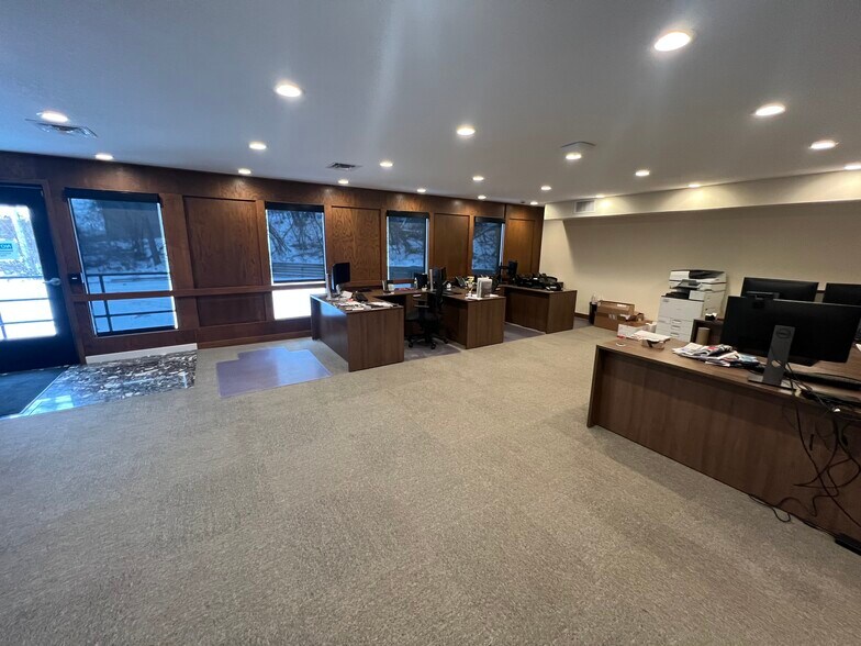 More Photos Of 2109 S Broadway, Rochester Office For Sale