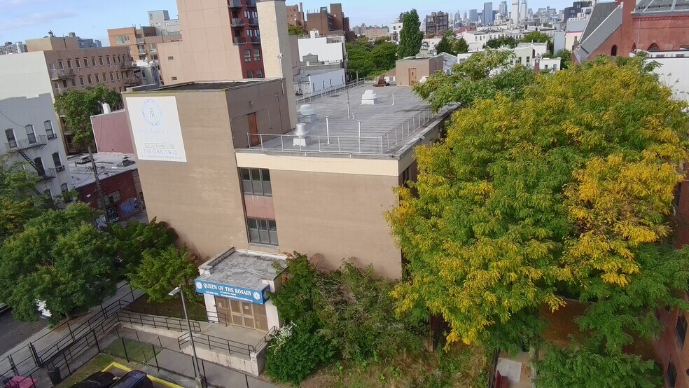 More Photos Of 11 Catherine St, Brooklyn Schools For Lease