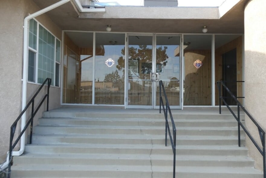 More Photos Of 2657 Honolulu Ave, Montrose Lodge Meeting Hall For Sale