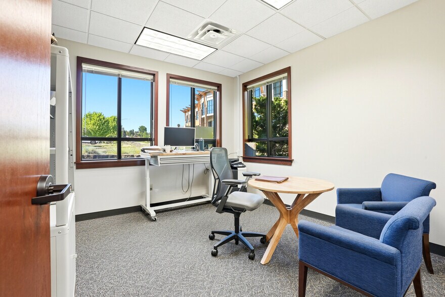 More Photos Of 925 Triple Crown Ave, Yakima Office For Sale