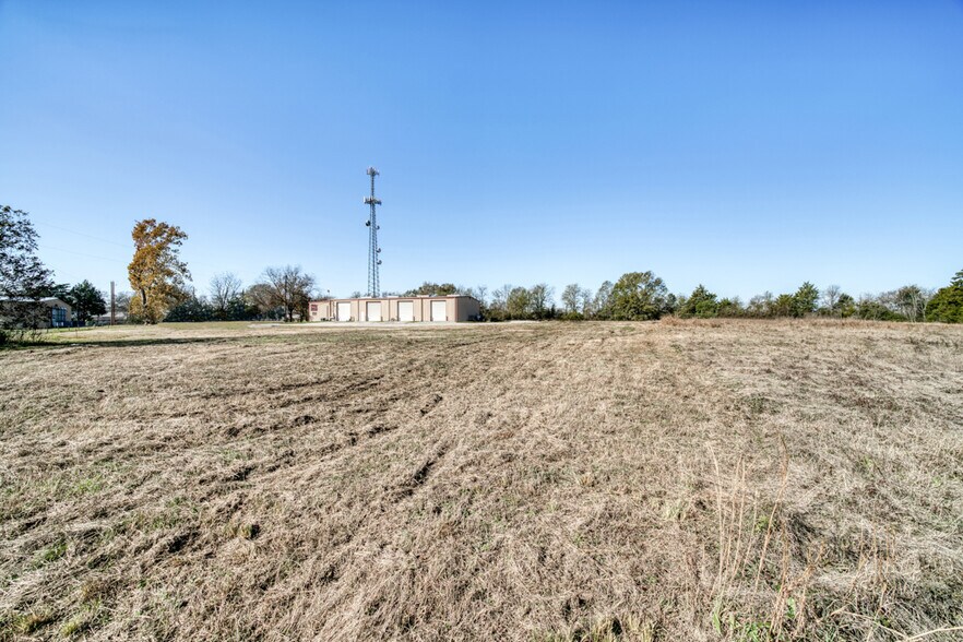 More Photos Of 9360 Osr, Midway Specialty For Lease