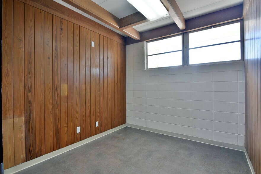 More Photos Of 500 N Jefferson St, Albany Medical For Sale