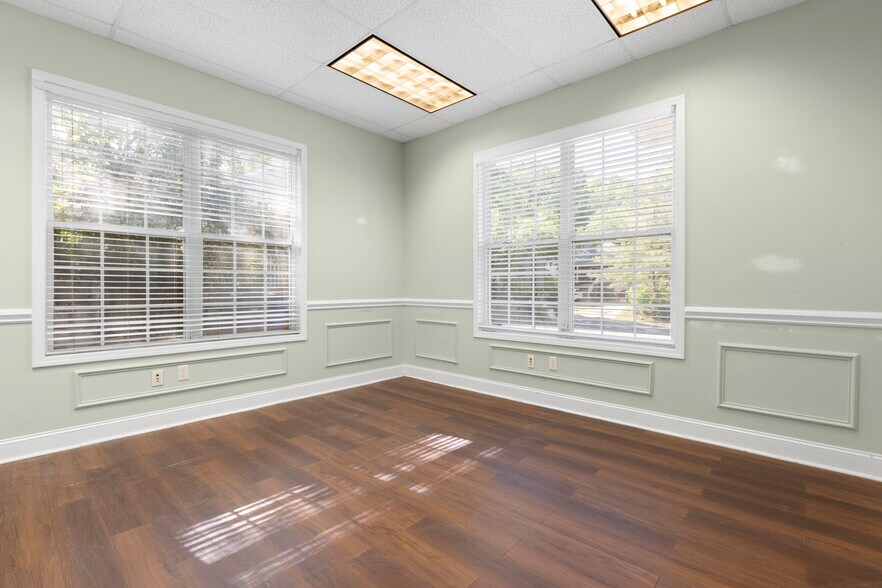 More Photos Of 317 Sylvan St, Chattanooga Office For Sale