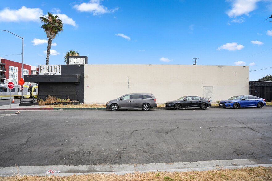 More Photos Of 1750 N Long Beach Blvd, Long Beach Freestanding For Lease