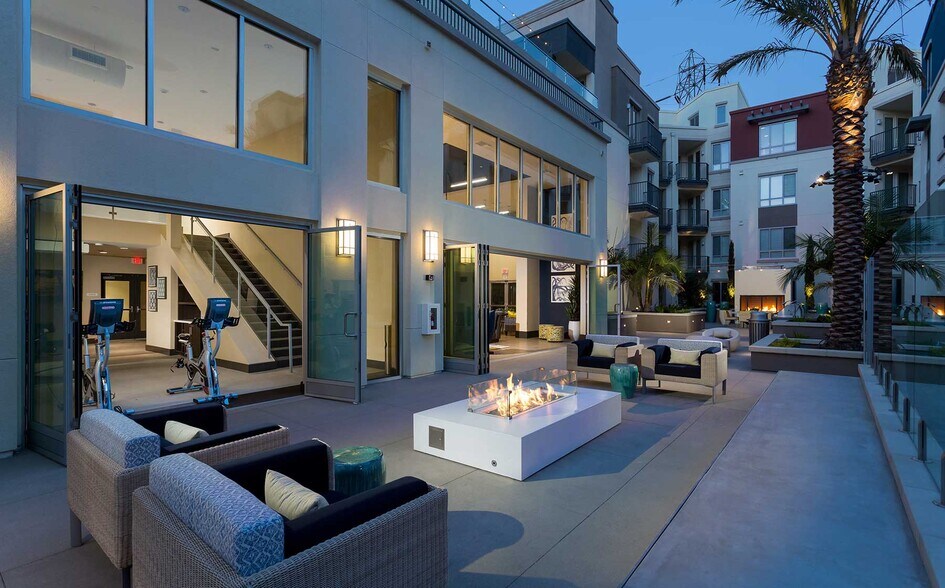 More Photos Of 7400 Center Ave, Huntington Beach Apartments For Lease