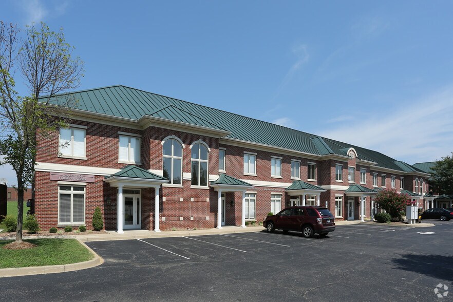 Primary Photo Of 2527 Nelson Miller Pky, Louisville Office For Lease