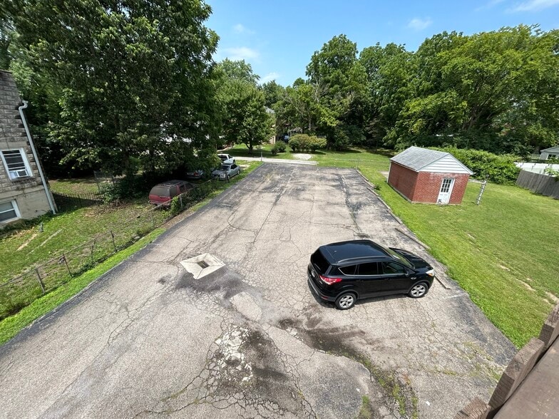 More Photos Of 6112 Benneville St, Cincinnati Freestanding For Sale