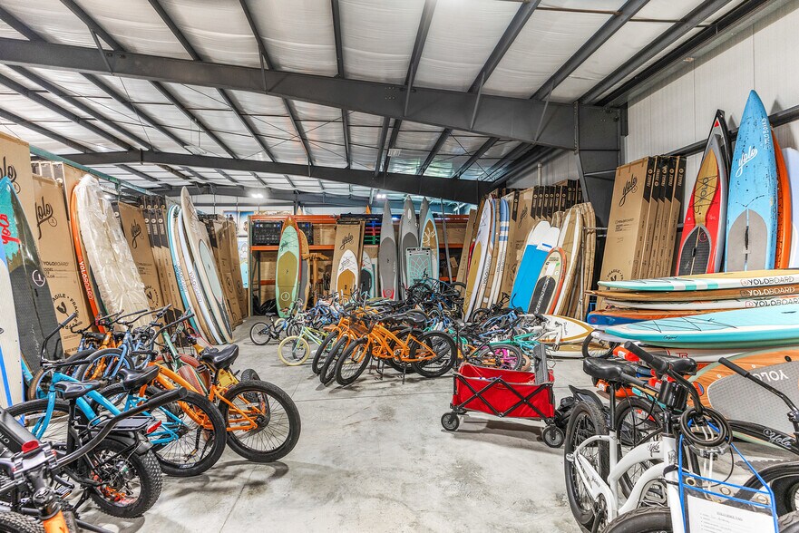 More Photos Of 73 Veterans Rd, Santa Rosa Beach Flex For Lease