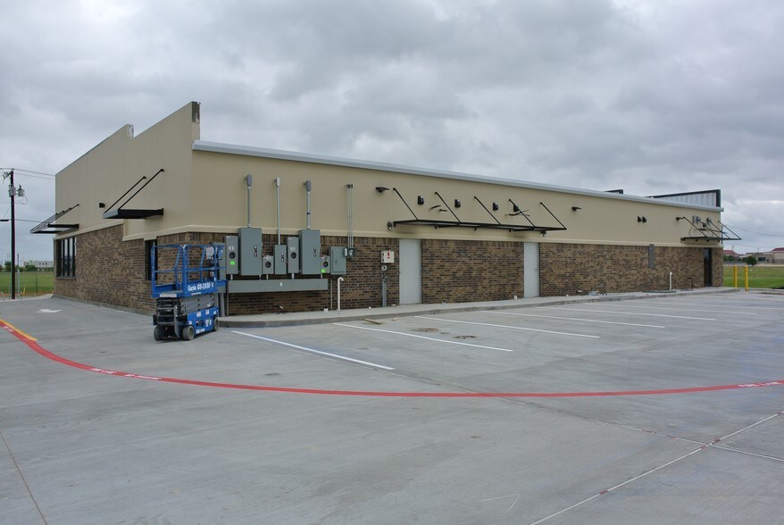 More Photos Of 5304 W Elms, Killeen Restaurant For Lease