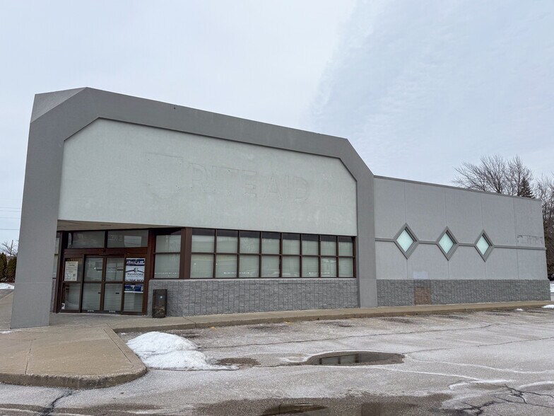 More Photos Of 3521 Corunna Rd, Flint Drugstore For Lease