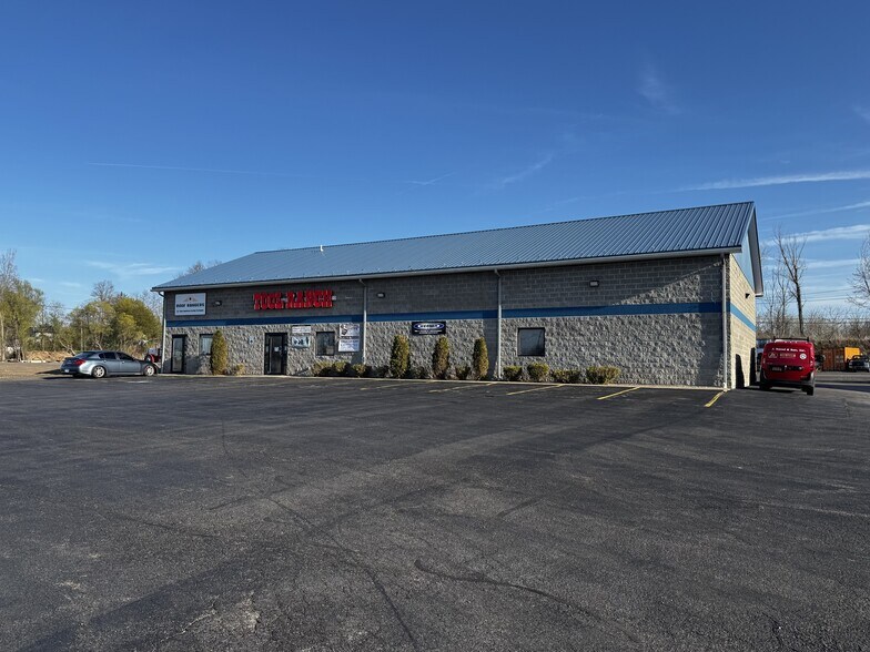 More Photos Of 406 Rt-104, Ontario Freestanding For Lease