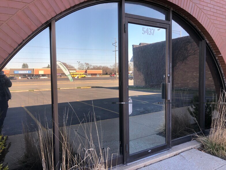 More Photos Of 5401-5443 Broadway St, Merrillville Office For Sale