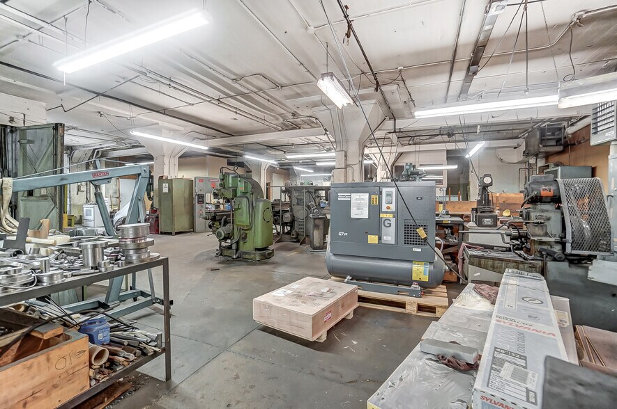 More Photos Of 203 S Wittenberg Ave, Springfield Industrial For Sale