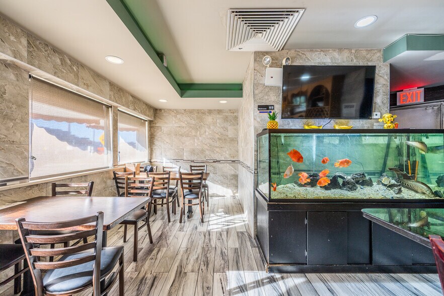 More Photos Of 1506 Bronxdale Ave, Bronx Restaurant For Sale