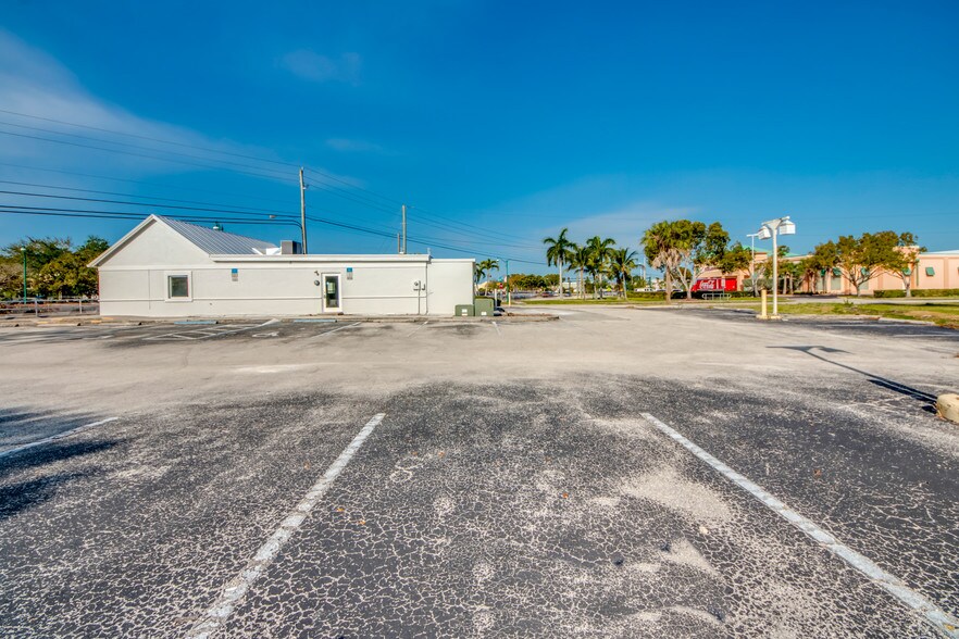 More Photos Of 3015 Tamiami Trl E, Naples Storefront Retail Office For Sale