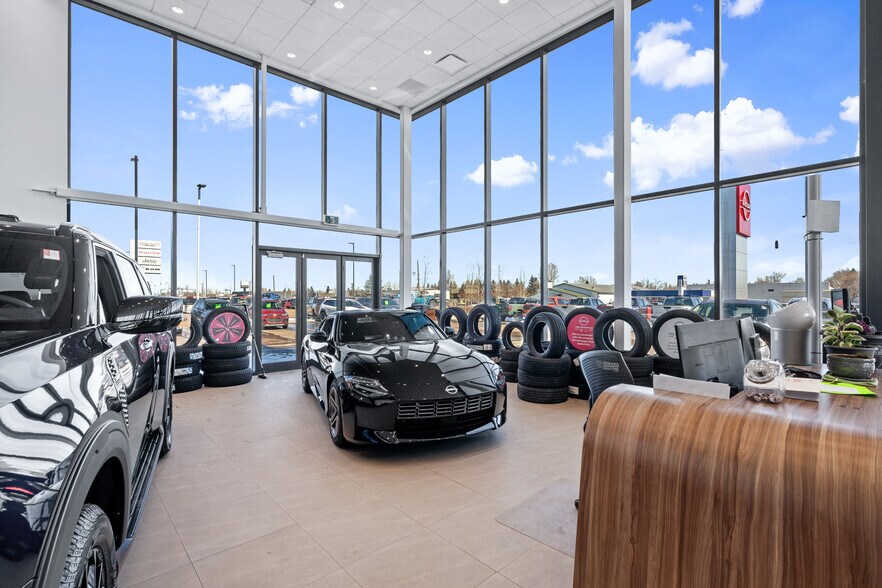 More Photos Of 2202 50 Av, Lloydminster Auto Dealership For Sale