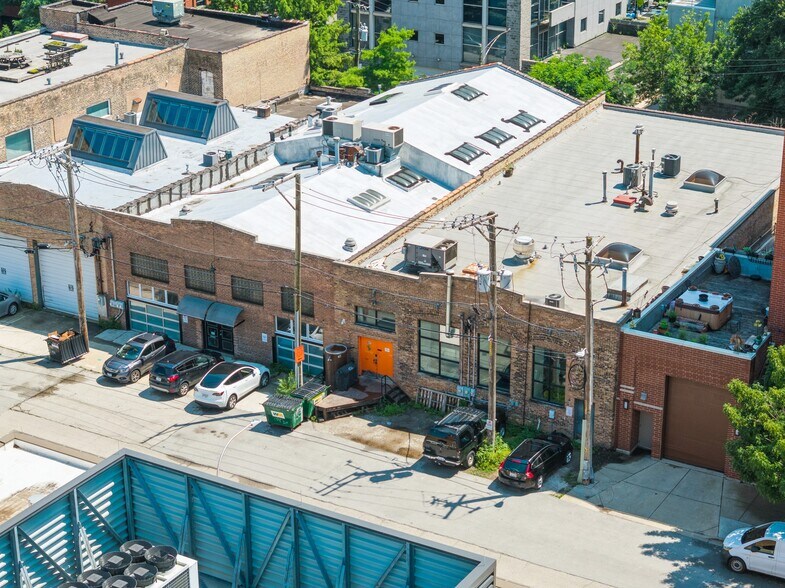 More Photos Of 942-944 W Huron St, Chicago General Retail For Sale