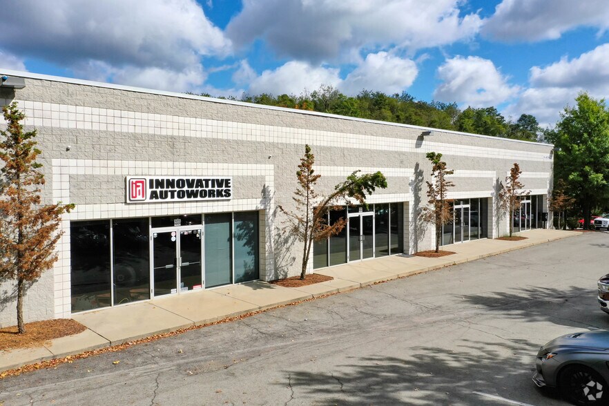 Primary Photo Of 145 Lake Dr, Wexford Showroom For Lease