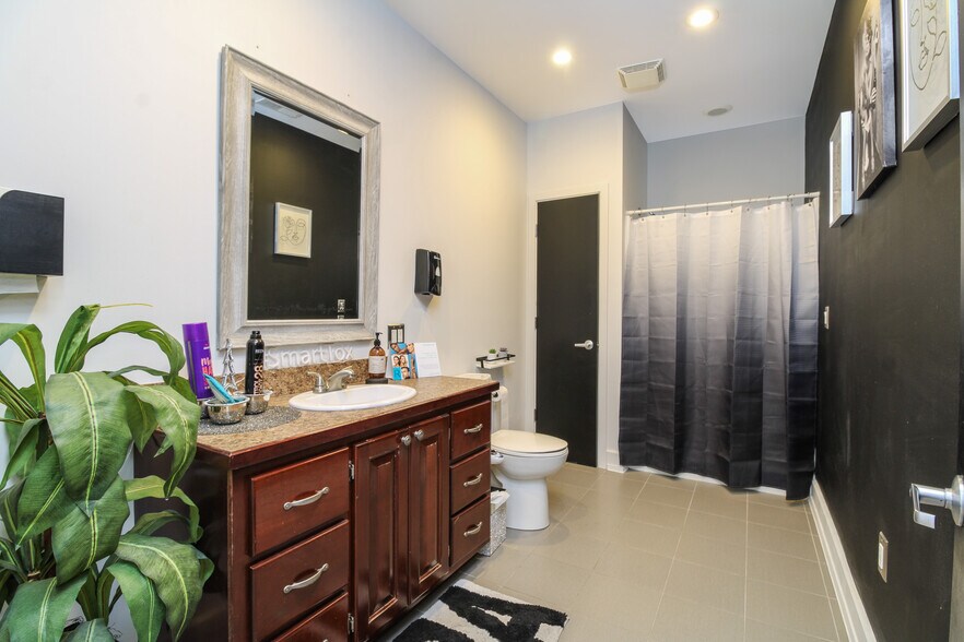 More Photos Of , Marietta General Retail For Sale