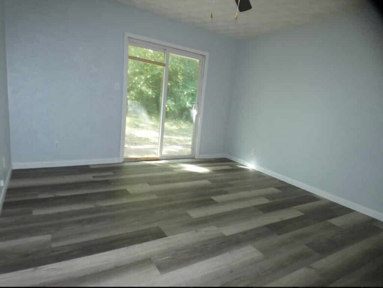 More Photos Of 105 S Washington St, Sparta Apartments For Sale