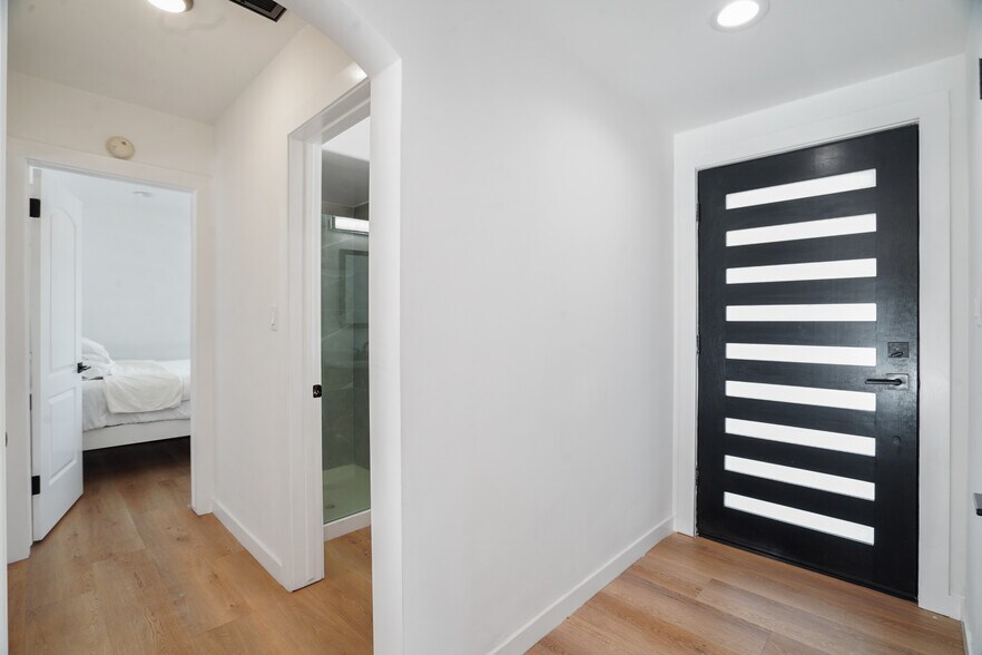 More Photos Of 20336 Cantara St, Winnetka Apartments For Sale