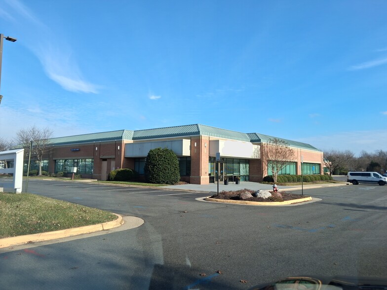 More Photos Of 4090 Lafayette Center Dr, Chantilly Office For Lease