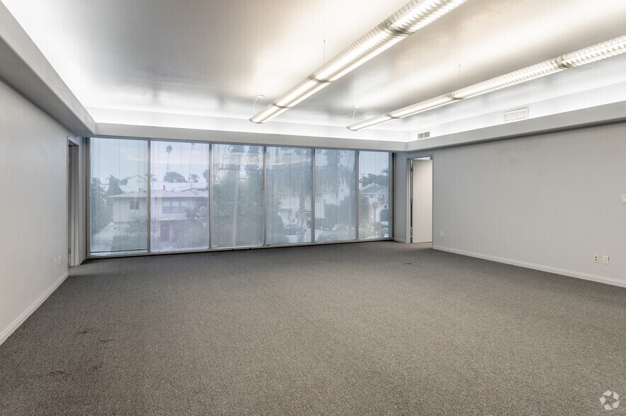 More Photos Of 2020 N Broadway, Santa Ana Office For Sale