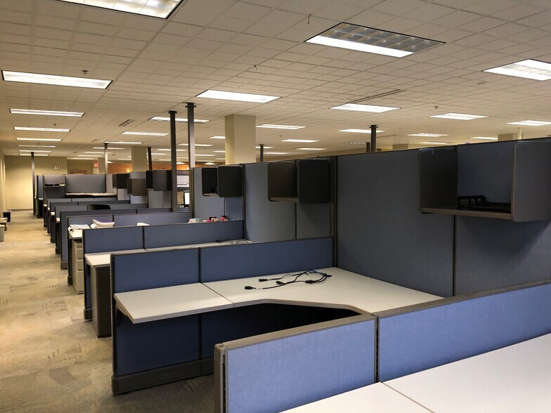 More Photos Of 19 Mollison Way, Lewiston Medical For Lease