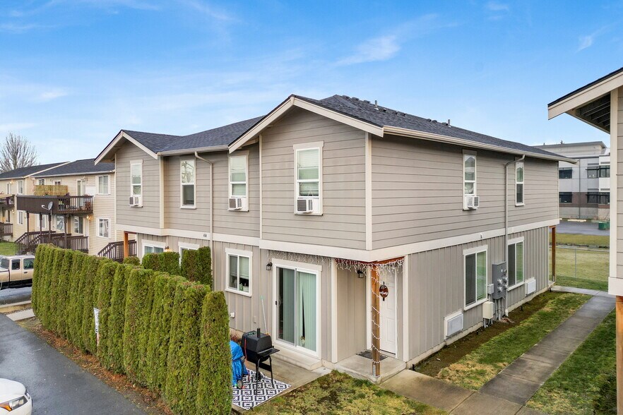 More Photos Of 412 Front St, Sumas Apartments For Sale