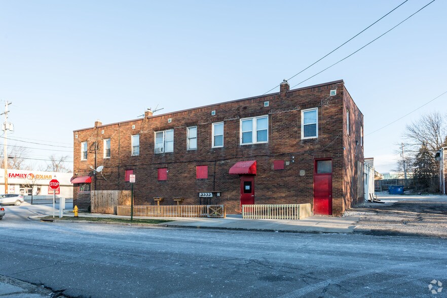 More Photos Of 1749-1751 S Main St, Akron Storefront Retail Residential For Lease