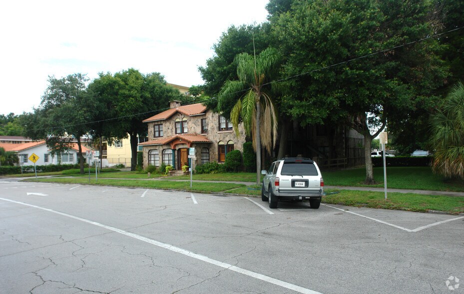 More Photos Of 250 Mirror Lake Dr N, Saint Petersburg Office For Sale