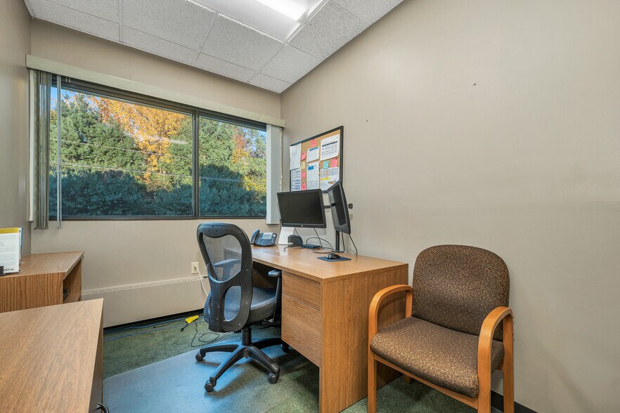 More Photos Of 231 Sutton St, North Andover Medical For Sale