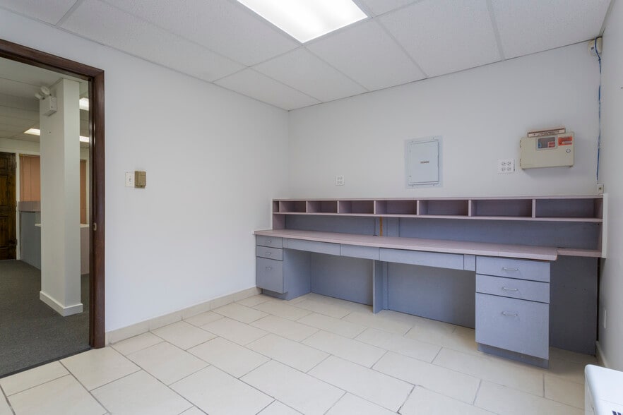 More Photos Of 1835 N 19th Ave, Melrose Park Medical For Lease