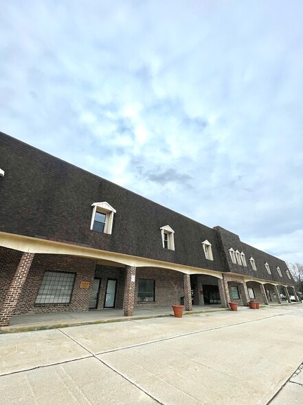 More Photos Of 208 White Horse Pike, Barrington Office For Sale