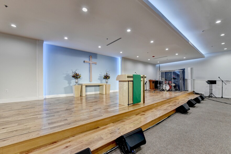 More Photos Of 3274 Medlock Bridge Rd, Peachtree Corners Flex For Sale