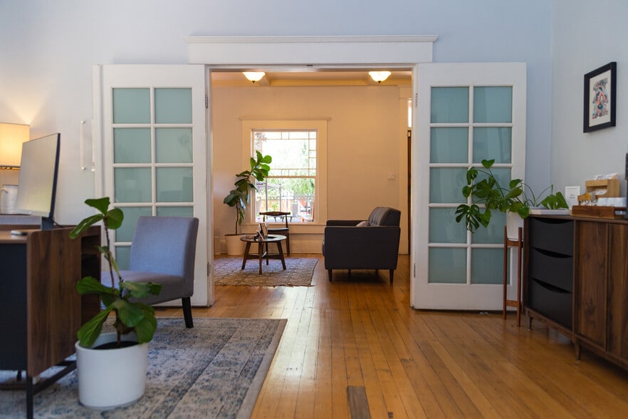 More Photos Of 531 E Lynwood St, Phoenix Office Residential For Sale