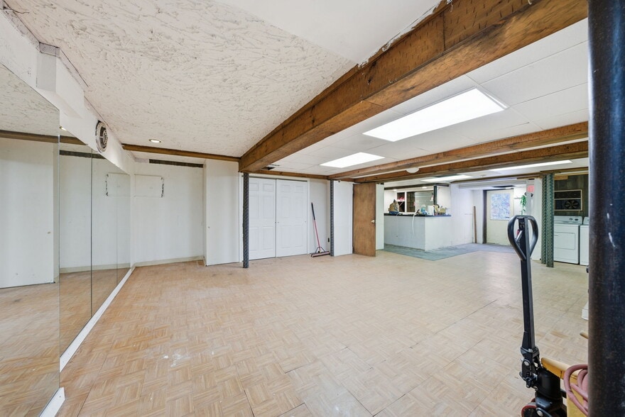 More Photos Of 409 Woodport Rd, Sparta Freestanding For Sale