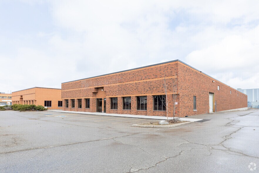 More Photos Of 6885-6895 Menway Ct, Mississauga Warehouse For Lease