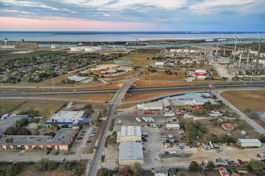 More Photos Of 820 Mcbride Ln, Corpus Christi Warehouse For Lease