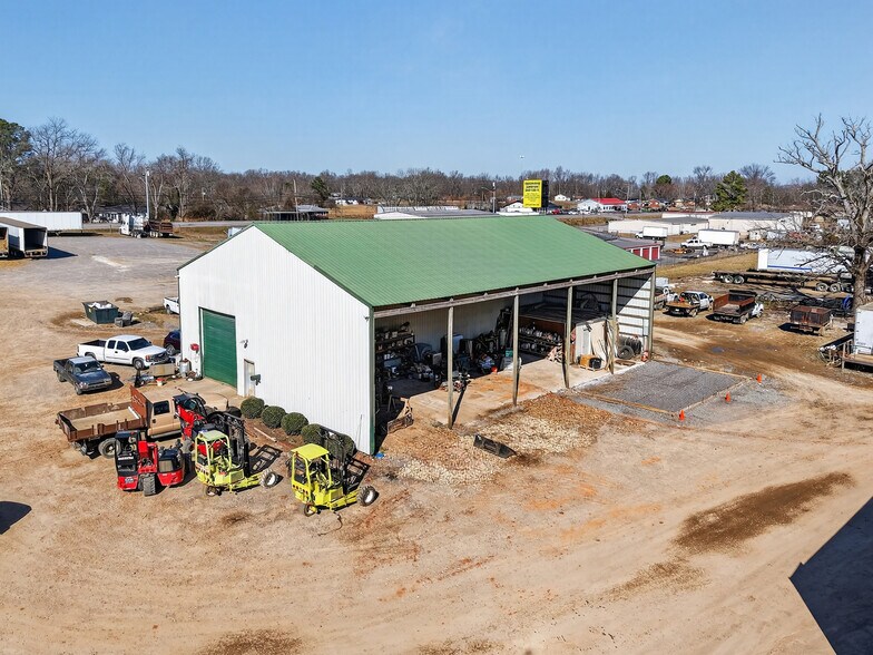 More Photos Of 2668 Huntsville Hwy, Fayetteville General Retail For Sale