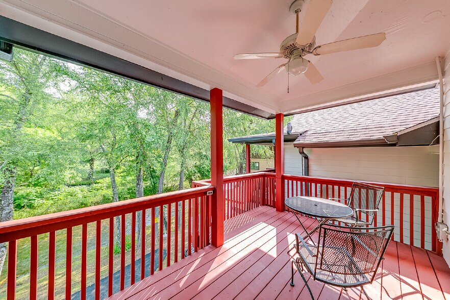 More Photos Of 892 Edelweiss Strasse, Helen Hotel For Sale