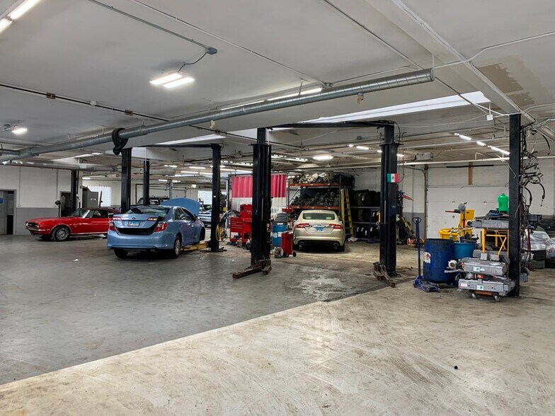 More Photos Of 3464 N Knox Ave, Chicago Service For Sale