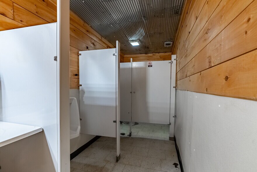 More Photos Of 3801 Happy Bend Rd, Atkins Restaurant For Sale