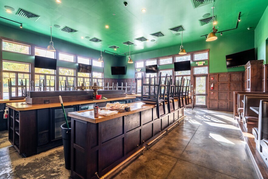 More Photos Of 871 S Arbor Vitae, Edwardsville General Retail For Lease