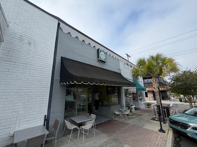 More Photos Of 20 SW Broadway St, Ocala Storefront For Lease