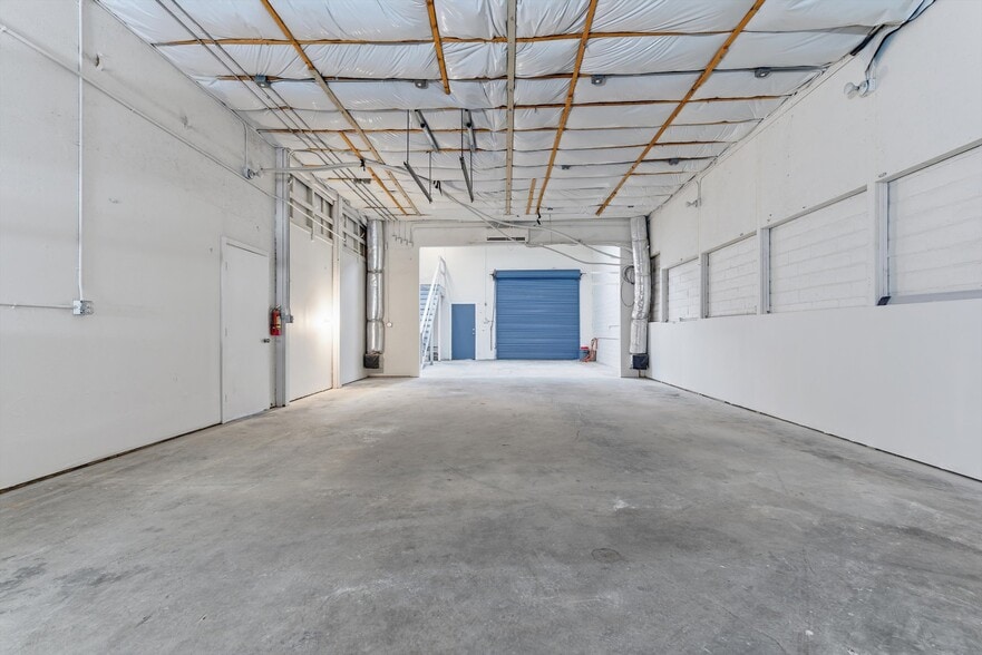 More Photos Of 9550 Main St, Penngrove Showroom For Sale